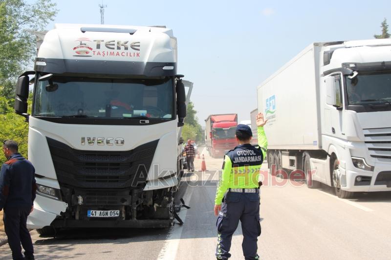 Otoyolun Akyazı kesiminde kaza