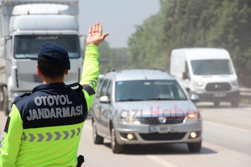 Otoyolun Akyazı kesiminde kaza