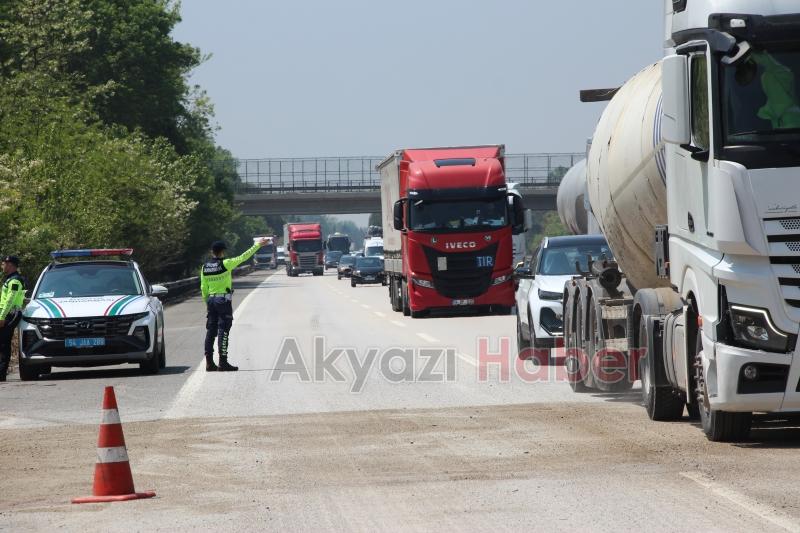 Otoyolun Akyazı kesiminde kaza