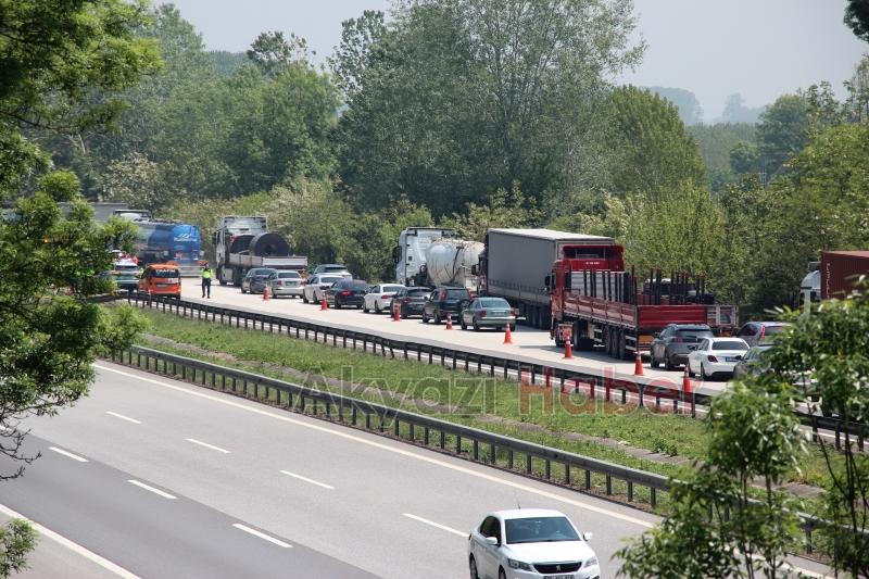 Otoyolun Akyazı kesiminde kaza