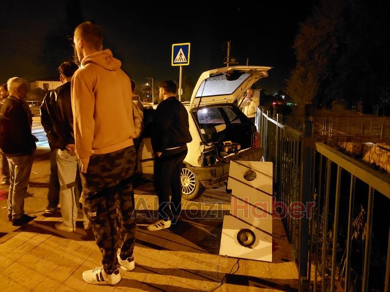 Pazarköy de U Dönüşü Kazaya Neden Oldu 2 Yaralı