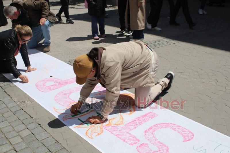 Vicdanın sesi Çark Caddesi nden yükseldi Gazze yalnız değil