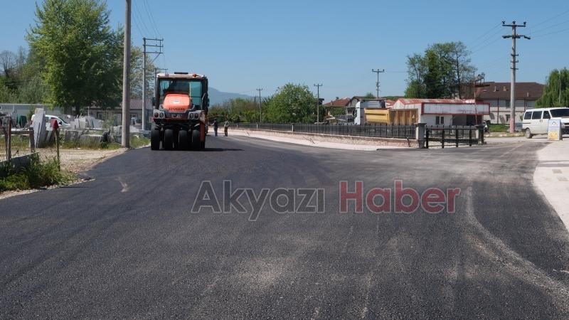 Büyükşehir Karacasu’da asfalt çalışmalarına başladı