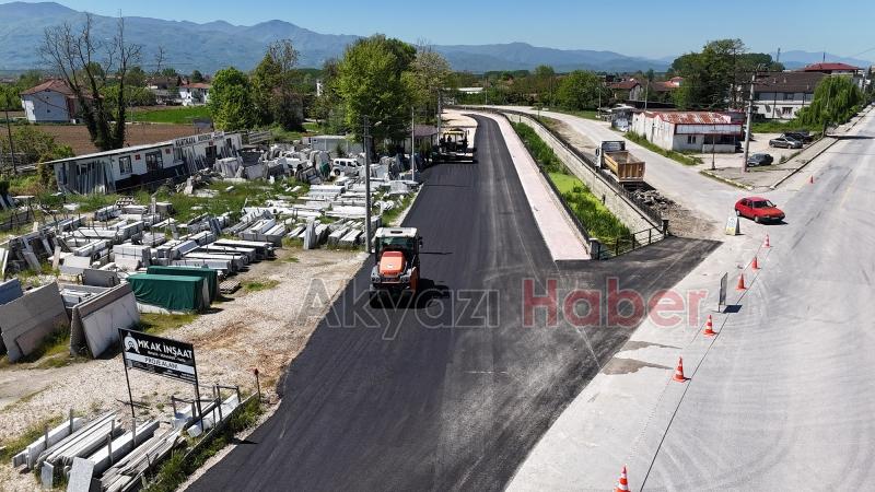 Büyükşehir Karacasu’da asfalt çalışmalarına başladı