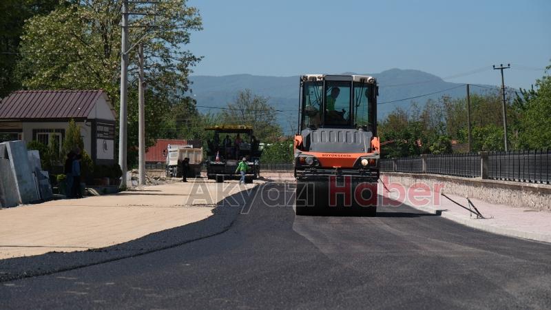 Büyükşehir Karacasu’da asfalt çalışmalarına başladı
