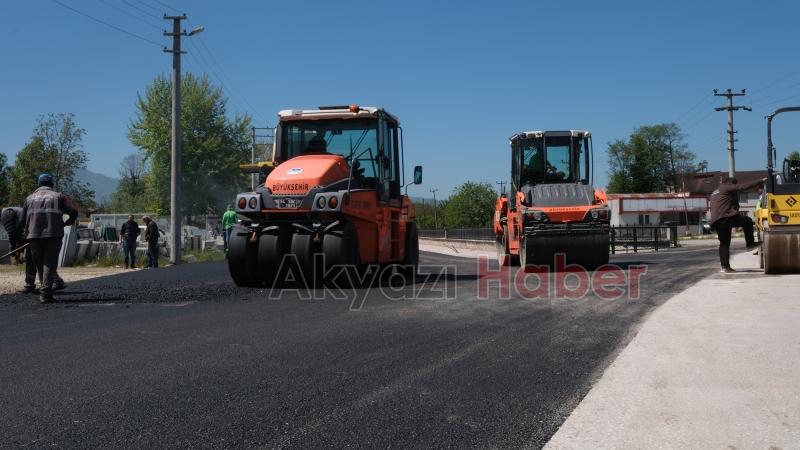 Büyükşehir Karacasu’da asfalt çalışmalarına başladı