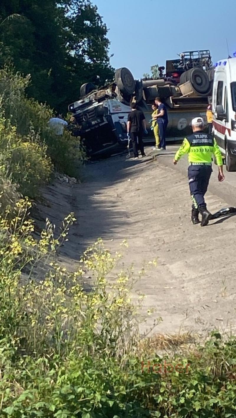 Su tankeri kaza yaptı, sürücü öldü