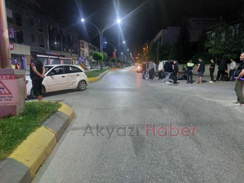 Caddede kaza: 3 yaralı