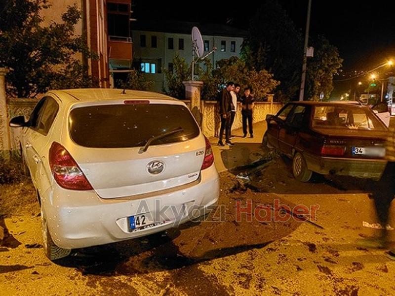 Bir sürücü yaralandı, Diğer araçtan iki kişi kayıplara karıştı