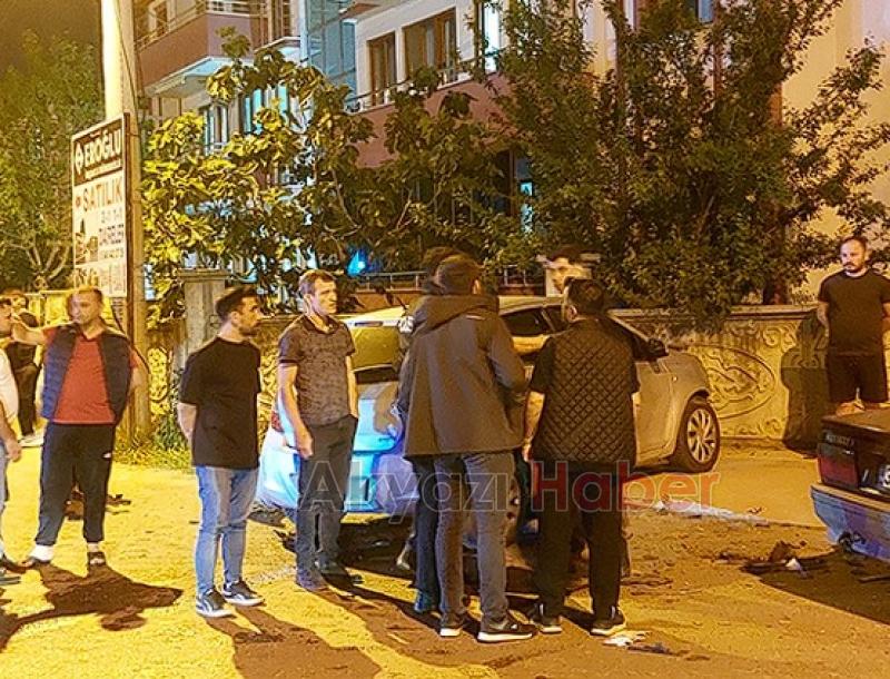 Bir sürücü yaralandı, Diğer araçtan iki kişi kayıplara karıştı