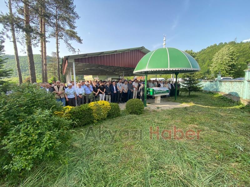 Kamil Saka  defnedildi