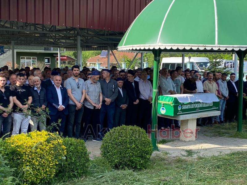 Kamil Saka  defnedildi