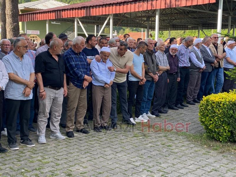 Kamil Saka  defnedildi