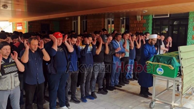Sipariş götürürken kazada ölen kuryeyi son yolculuğuna meslektaşları uğurladı