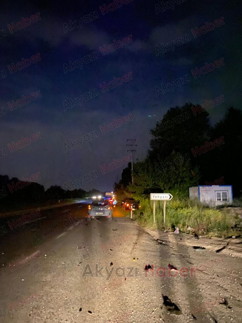 Hafif Ticari Araçla Otomobil Çarpıştı: Bagaj Kapağı Uçtu, Araç Yoldan Çıktı 1 Ağır Yaralı