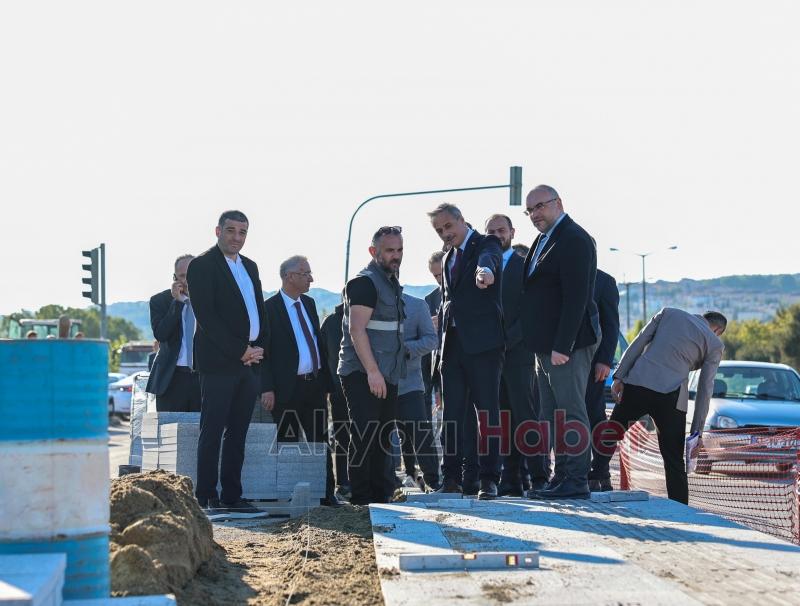 Sakarya'da metrobüs hattında ilk asfalt atıldı