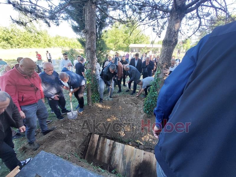 Mübeyyen Öztürk e Gözyaşları ve Dualarla Veda