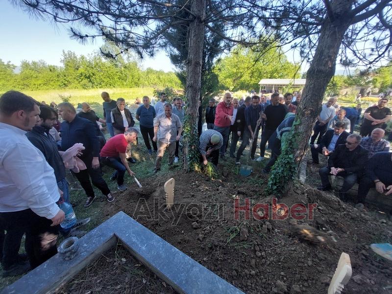 Mübeyyen Öztürk e Gözyaşları ve Dualarla Veda