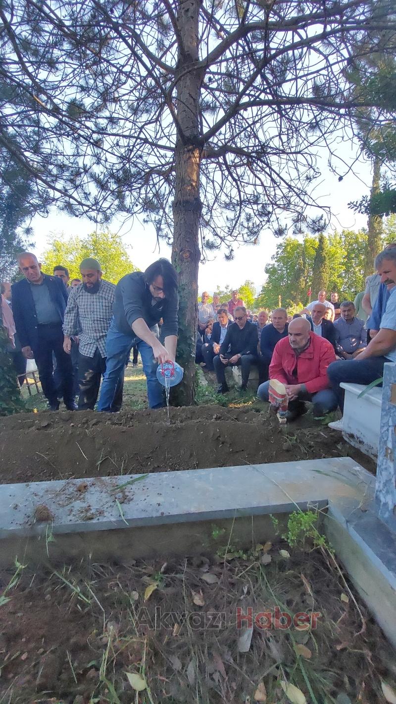 Mübeyyen Öztürk e Gözyaşları ve Dualarla Veda