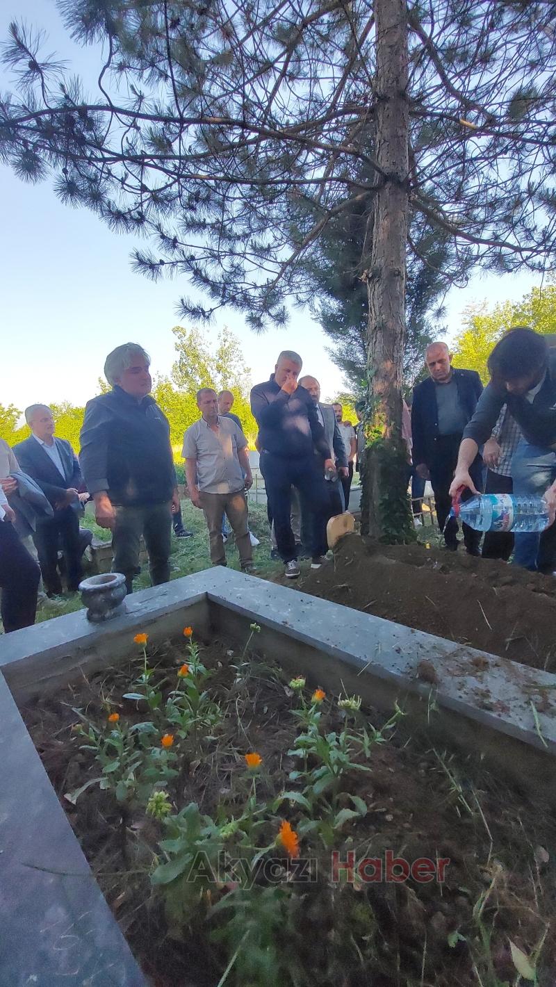 Mübeyyen Öztürk e Gözyaşları ve Dualarla Veda