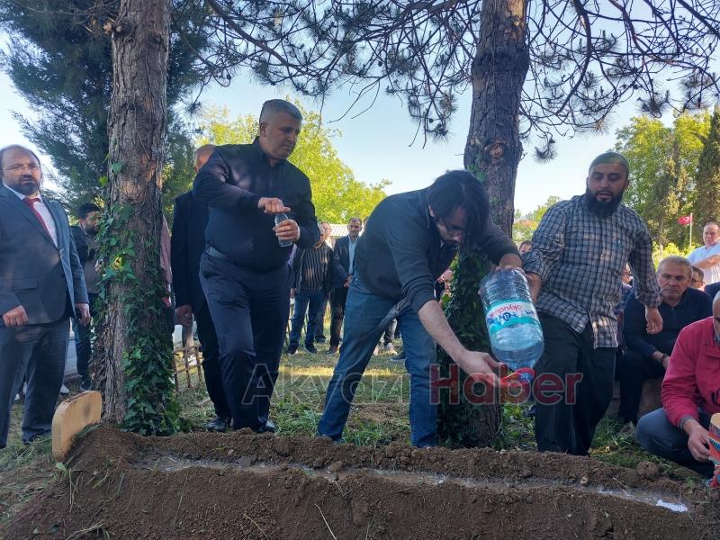 Mübeyyen Öztürk e Gözyaşları ve Dualarla Veda