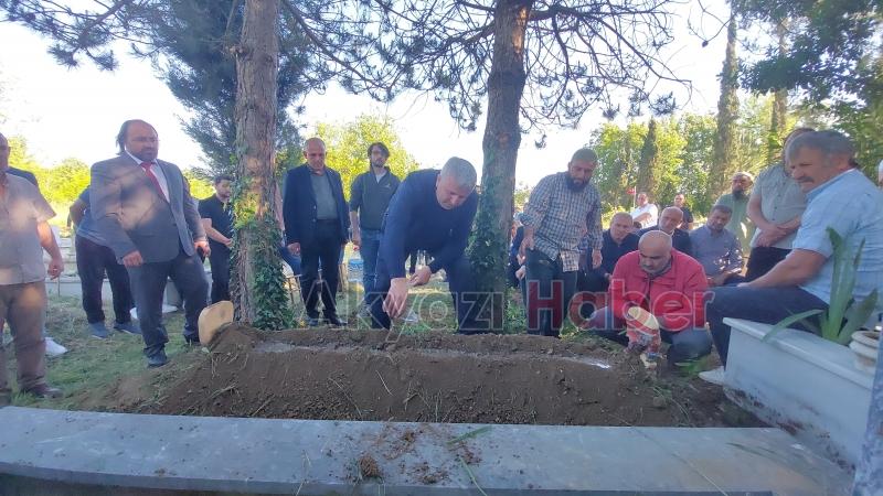 Mübeyyen Öztürk e Gözyaşları ve Dualarla Veda