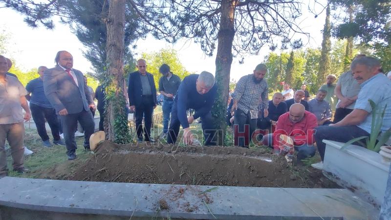 Mübeyyen Öztürk e Gözyaşları ve Dualarla Veda