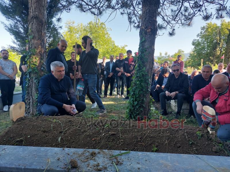 Mübeyyen Öztürk e Gözyaşları ve Dualarla Veda