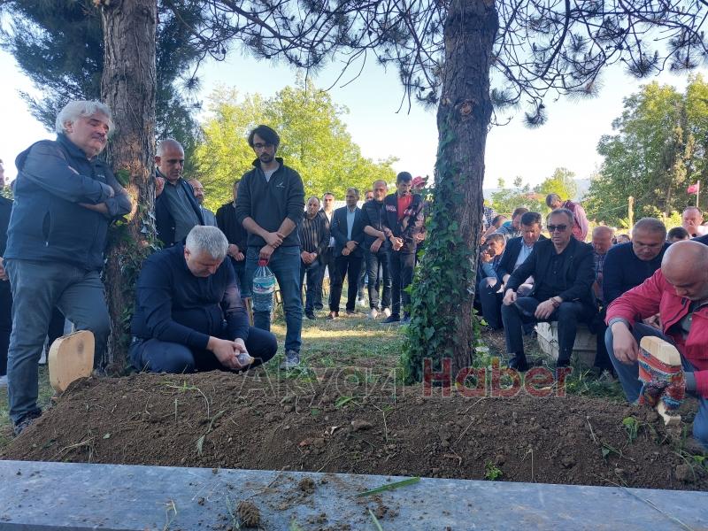 Mübeyyen Öztürk e Gözyaşları ve Dualarla Veda