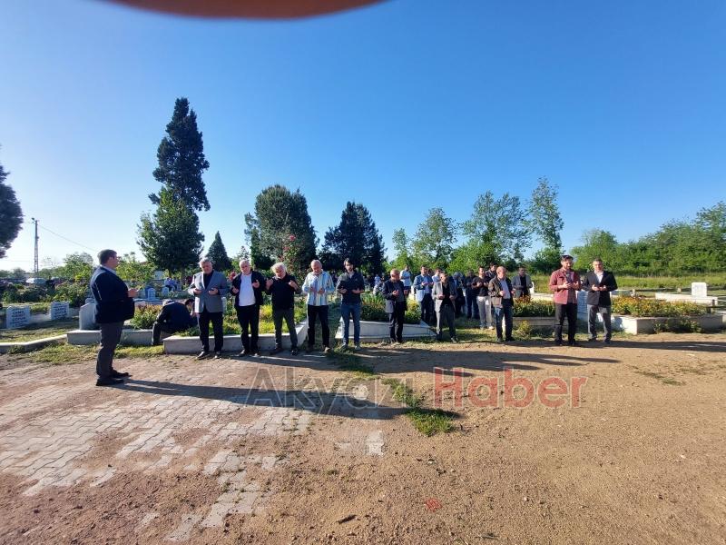 Mübeyyen Öztürk e Gözyaşları ve Dualarla Veda