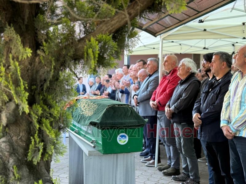 Mübeyyen Öztürk e Gözyaşları ve Dualarla Veda