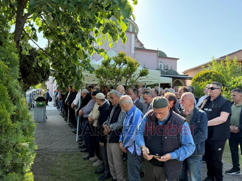 Mübeyyen Öztürk e Gözyaşları ve Dualarla Veda