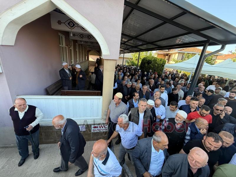 Mübeyyen Öztürk e Gözyaşları ve Dualarla Veda