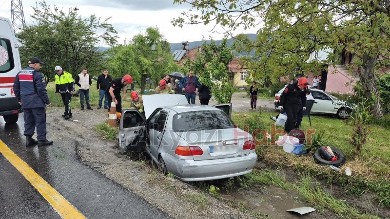 D 100 de Korku Dolu Anlar Akyazı Plakalı Otomobil Sulama Kanalına Uçtu 