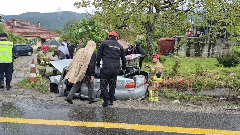 D 100 de Korku Dolu Anlar Akyazı Plakalı Otomobil Sulama Kanalına Uçtu 