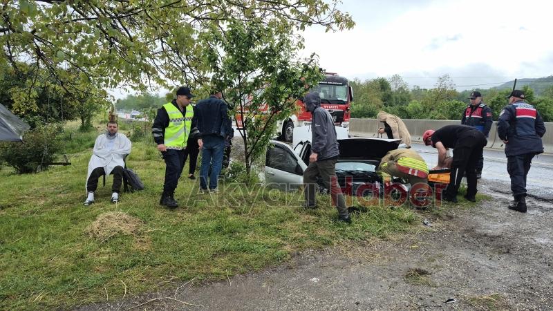 D 100 de Korku Dolu Anlar Akyazı Plakalı Otomobil Sulama Kanalına Uçtu 
