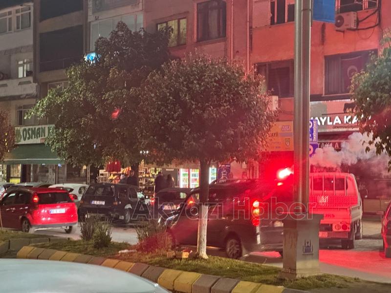 Galatasaray taraftarları Akyazı da şampiyonluğu kutladı