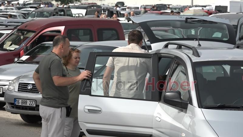 İkinci el otomobil pazarında bayram hareketliliği