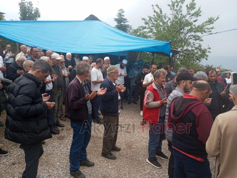 Eşi ile kaza yapan sürücü toprağa verildi