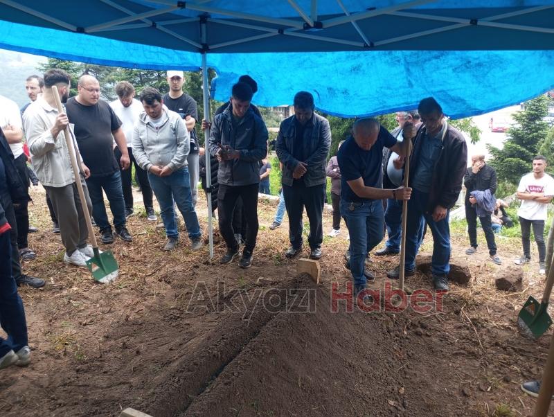 Eşi ile kaza yapan sürücü toprağa verildi