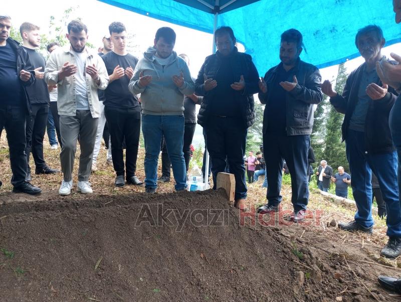 Eşi ile kaza yapan sürücü toprağa verildi