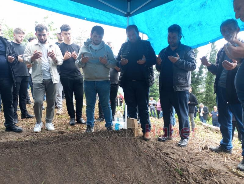 Eşi ile kaza yapan sürücü toprağa verildi