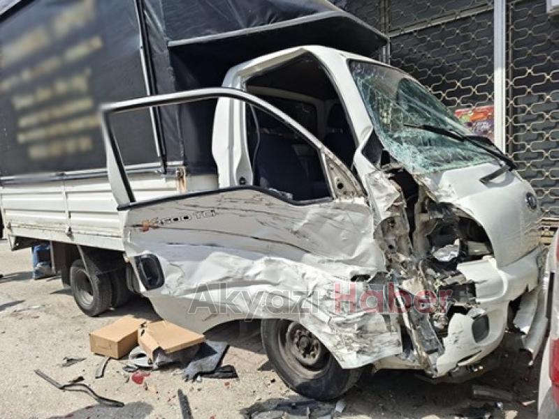 Kontrolden çıkan kamyonet park halindeki araçlara çarptı