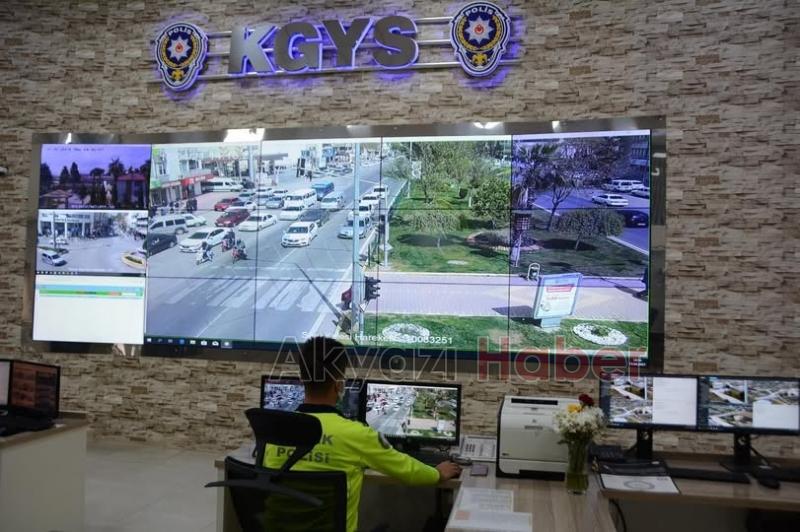 Akyazı'da kask takmayanlar kameradan tespit edilip ceza kesiliyor