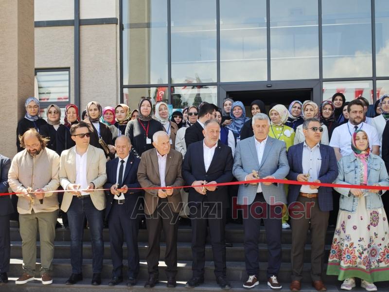 Kadın Gücü ve Sanatın Buluşması Akyazı HEM de Anlamlı Sergi