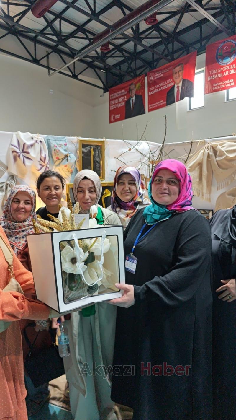 Kadın Gücü ve Sanatın Buluşması Akyazı HEM de Anlamlı Sergi