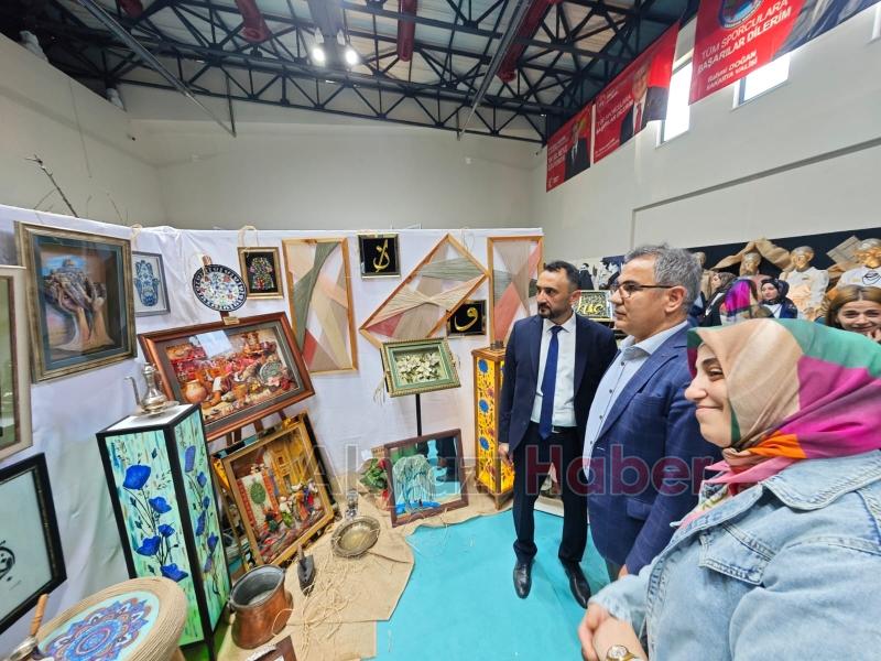 Kadın Gücü ve Sanatın Buluşması Akyazı HEM de Anlamlı Sergi