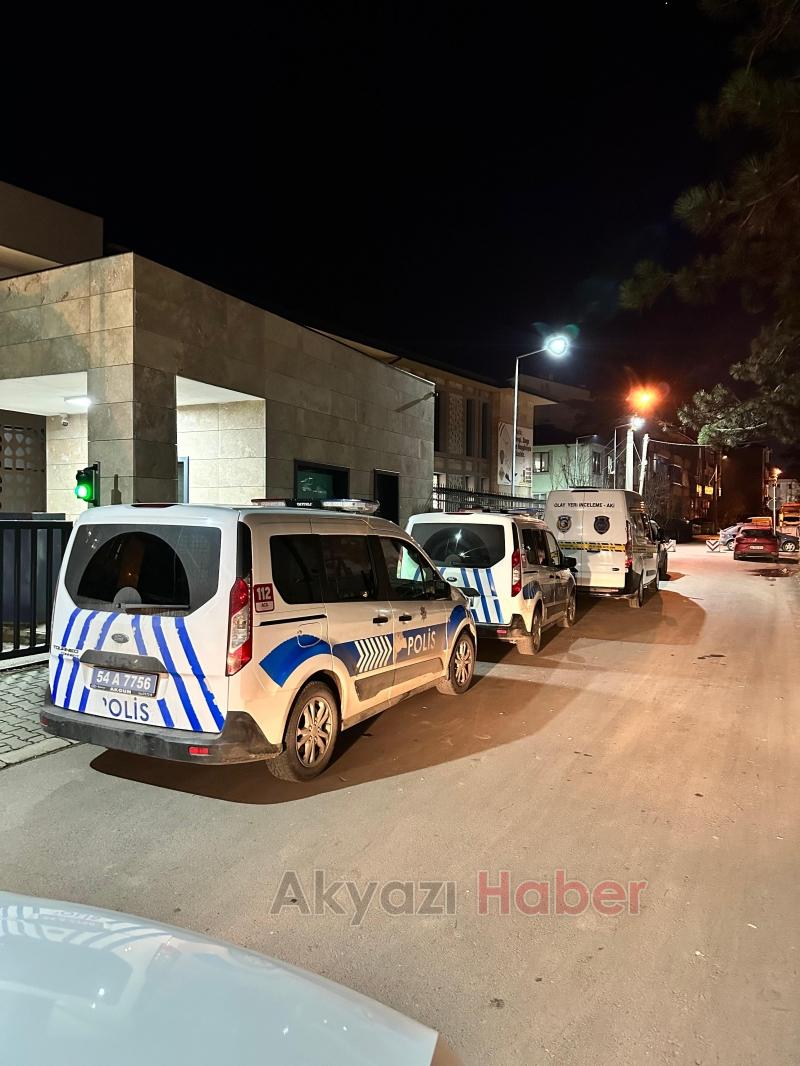 Akyazı da Cezaevi Firarisini Polis Kıskıvrak Yakaladı.