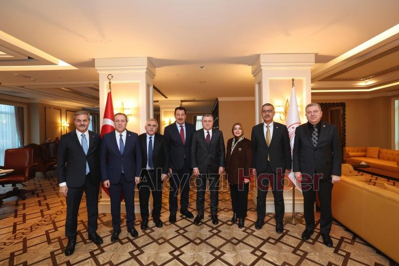 Bakan Osman Aşkın Bak’tan Sakarya’ya yeni öğrenci yurdu müjdesi