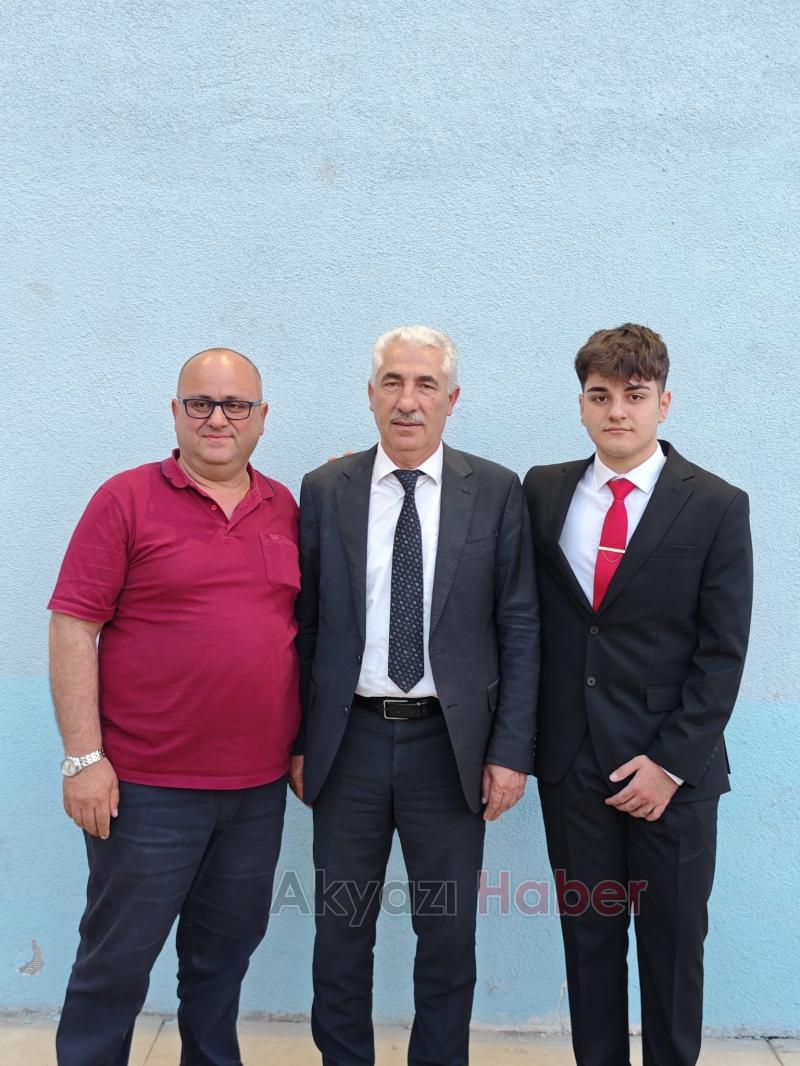 Akyazı’da Duygusal Mezuniyet Töreni: 4 Yıllık Emek Taçlandı